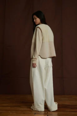 Soeur GILET RÉVERSIBLE SANS MANCHES VINH 11 Soeur GILET RÉVERSIBLE SANS MANCHES VINH -Soeur Soldes Boutique 06 014 ACE1 VAGABOND ALEX VINH1 0057 fc03f4c4 6114 4512 899d d37411283b0d scaled