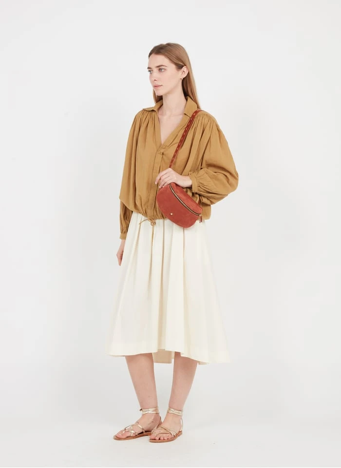 LA LILI - GRDE NANE VELOURS CLOUS - Banane En Cuir | Marron 3 LA LILI - GRDE NANE VELOURS CLOUS - Banane En Cuir | Marron – Image 3