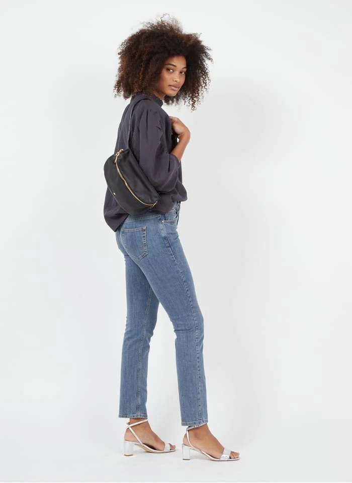 GRANDE LILI - Sac Banane Zippé En Cuir | Noir 3 GRANDE LILI - Sac Banane Zippé En Cuir | Noir – Image 3