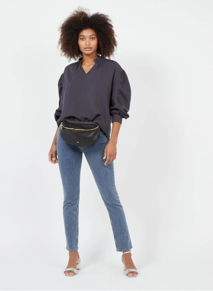 GRANDE LILI - Sac Banane Zippé En Cuir | Noir 4 GRANDE LILI - Sac Banane Zippé En Cuir | Noir – Image 4