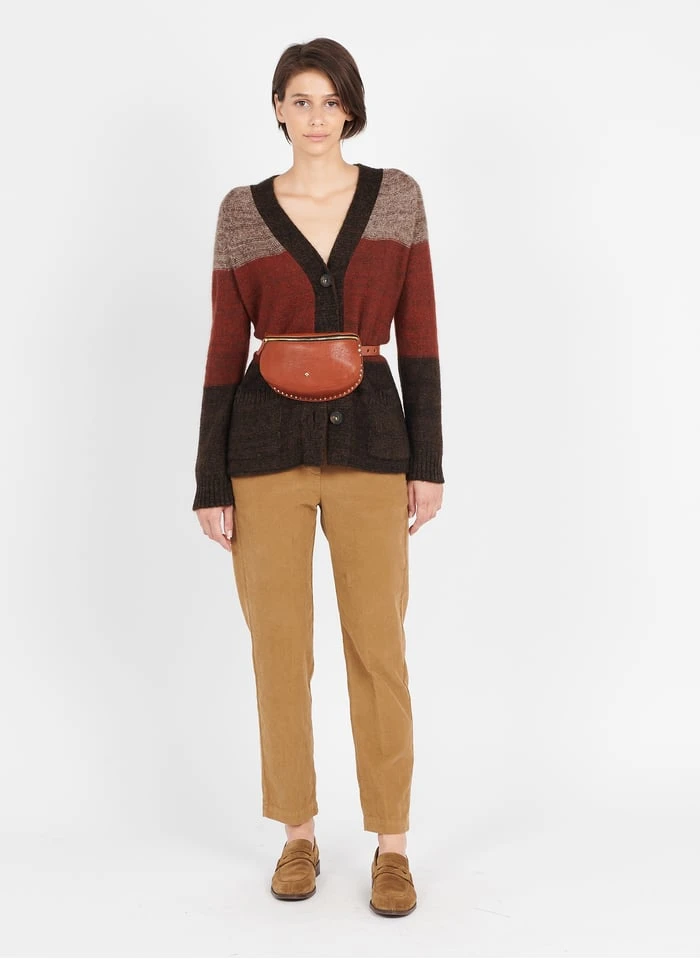 LA LILI - POCH CEINT AJUST CLOUS - Banane En Cuir | Multicolore 6 LA LILI - POCH CEINT AJUST CLOUS - Banane En Cuir | Multicolore – Image 6