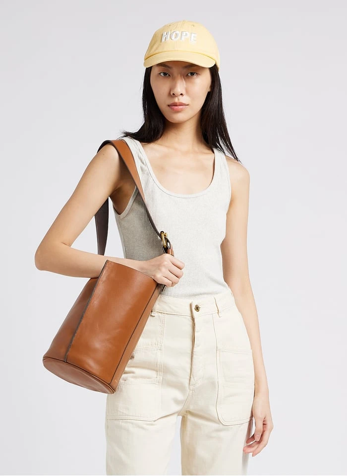 Soeur SAUL MINI - Sac Seau En Cuir Souple | Marron 2 Soeur SAUL MINI - Sac Seau En Cuir Souple | Marron – Image 2