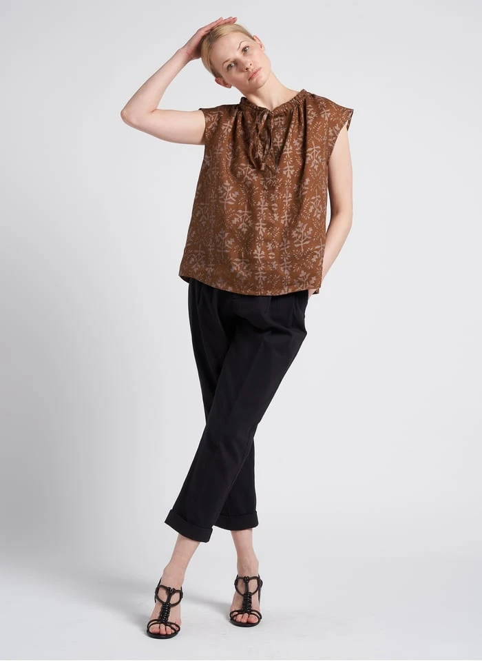 Soeur TANGER - Blouse Col Rond En Lin Flammé | Marron 4 Soeur TANGER - Blouse Col Rond En Lin Flammé | Marron – Image 4