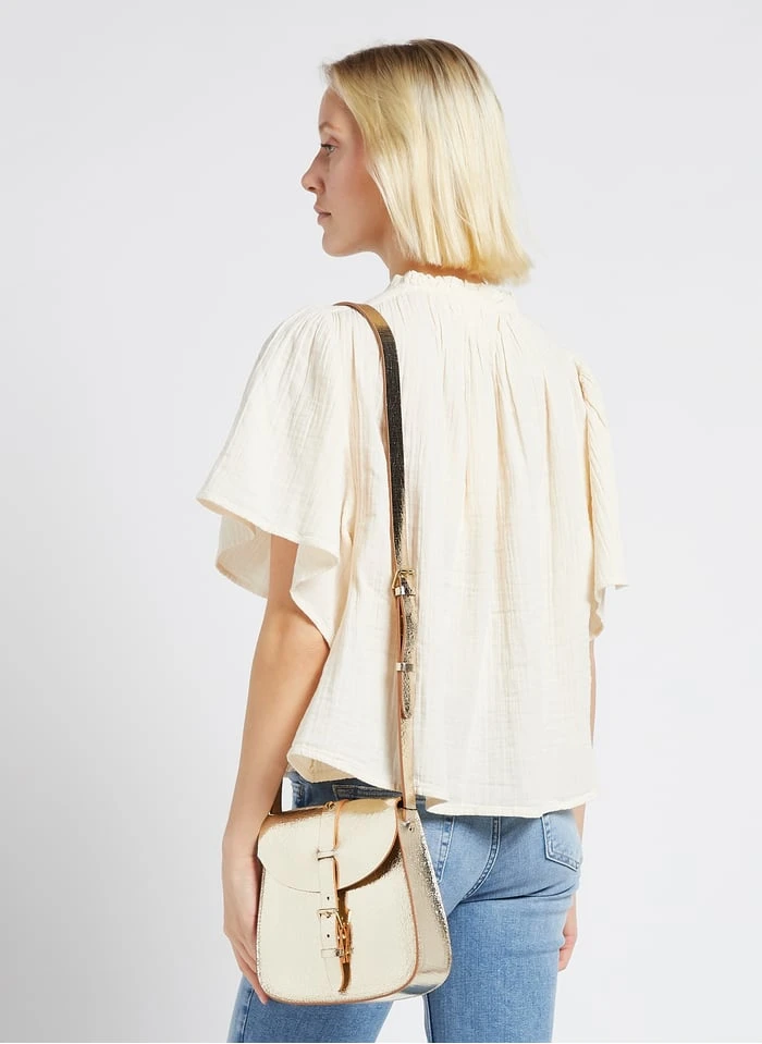 LE SAB MEDIUM - Sac Bandoulière En Cuir Métallisé | Doré 3 LE SAB MEDIUM - Sac Bandoulière En Cuir Métallisé | Doré – Image 3