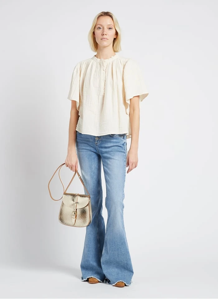 LE SAB MEDIUM - Sac Bandoulière En Cuir Métallisé | Doré 4 LE SAB MEDIUM - Sac Bandoulière En Cuir Métallisé | Doré – Image 4