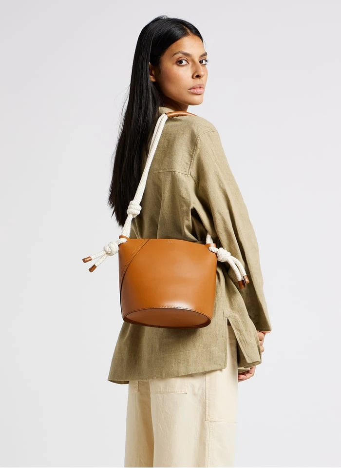 Soeur TUNIS - Sac Bandoulière En Cuir | Noir 2 Soeur TUNIS - Sac Bandoulière En Cuir | Noir – Image 2